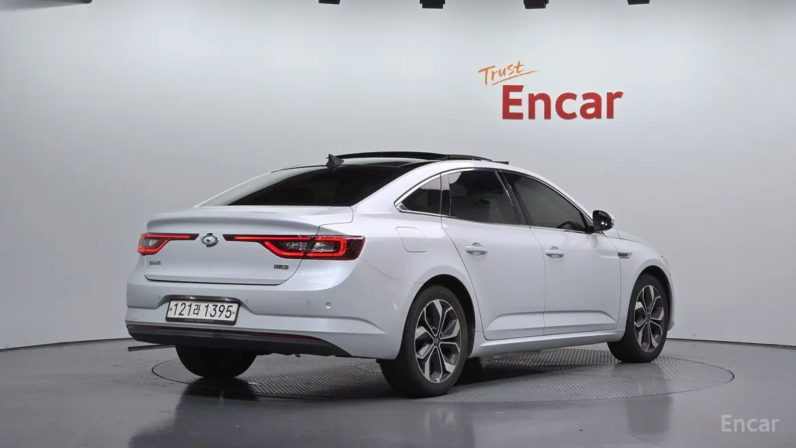 Renault SM6