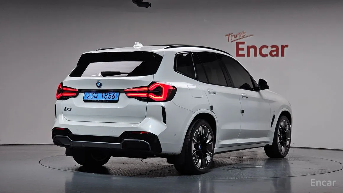 BMW iX3