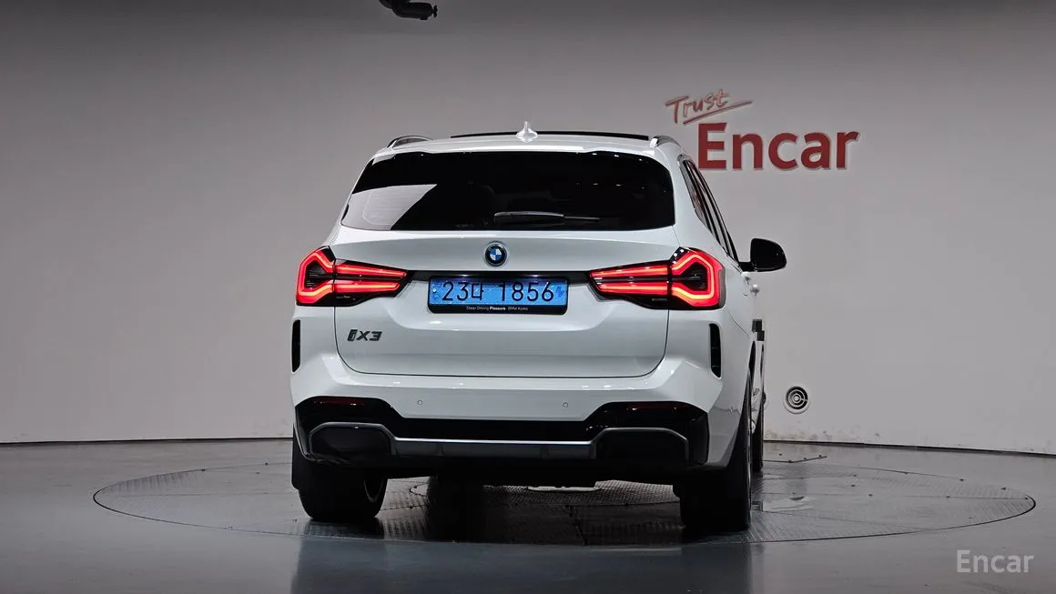BMW iX3