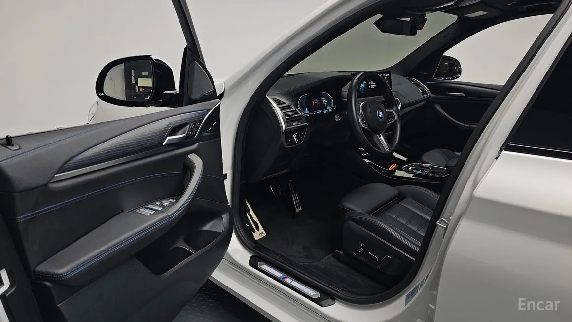 BMW iX3