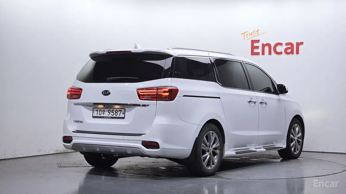 Kia Carnival