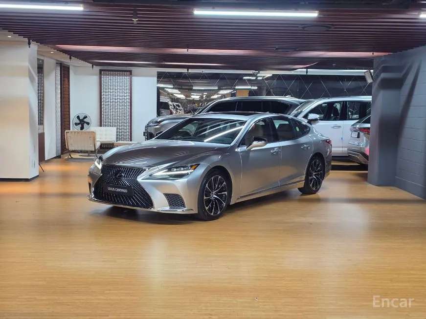 Lexus LS