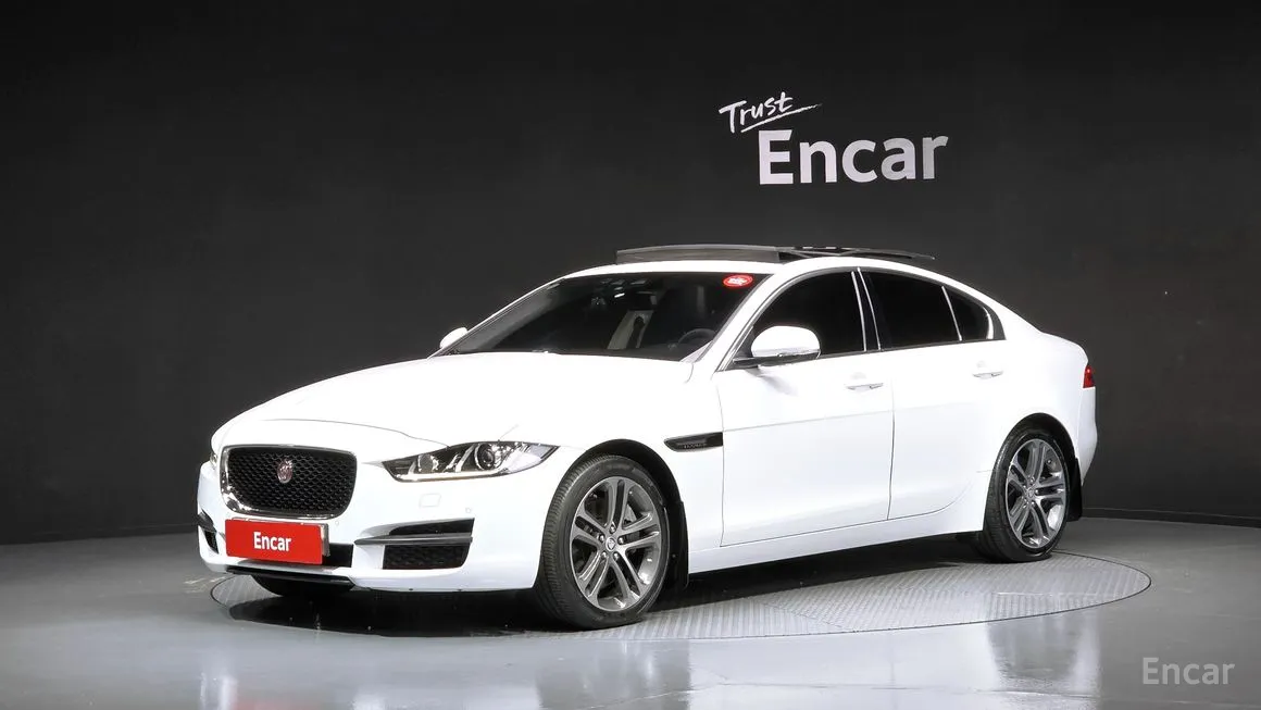 Jaguar XE