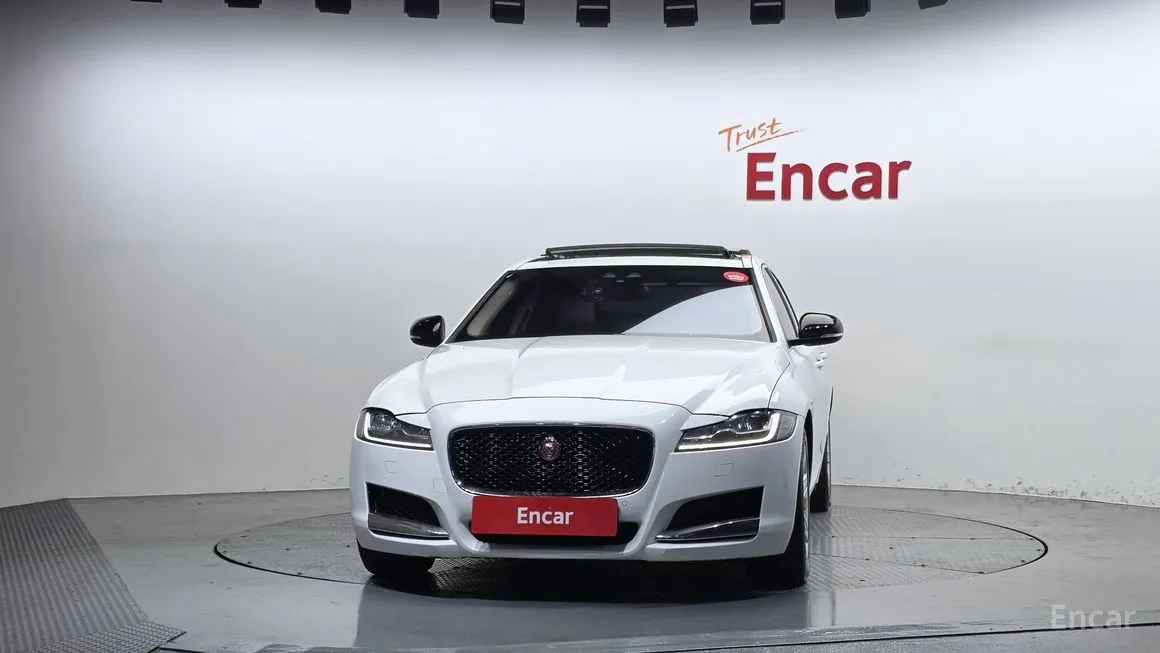Jaguar XF