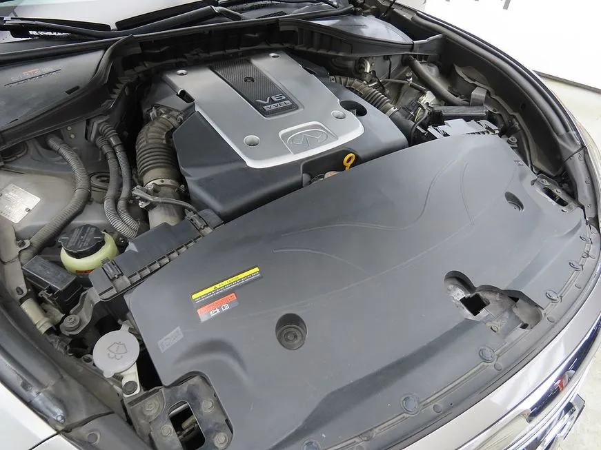 Infiniti M