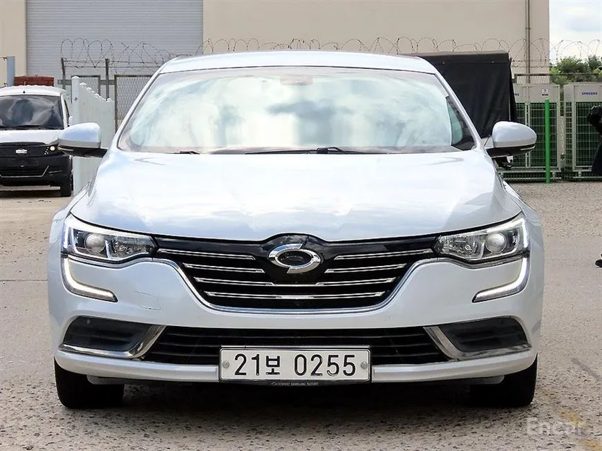 Renault SM6