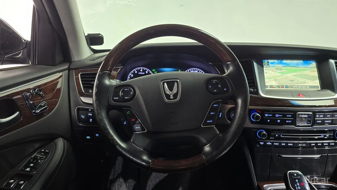 Hyundai Equus