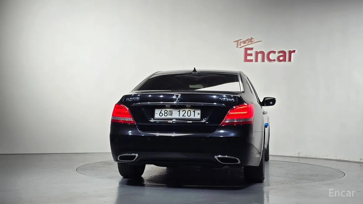 Hyundai Equus