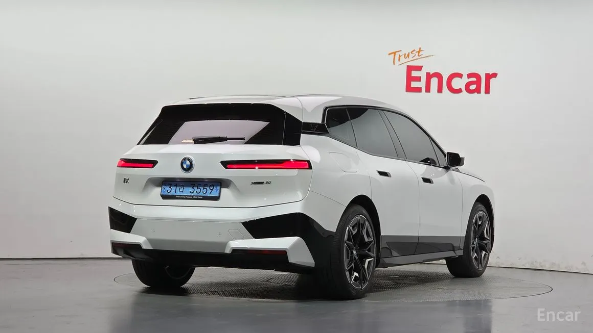 BMW iX