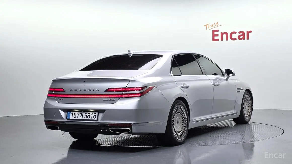 Genesis G90
