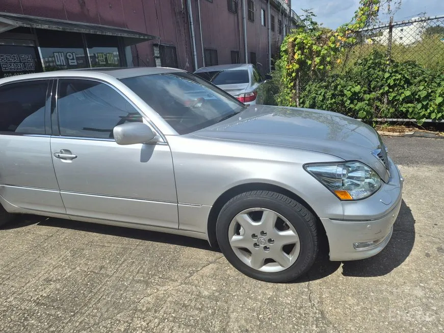 Lexus LS