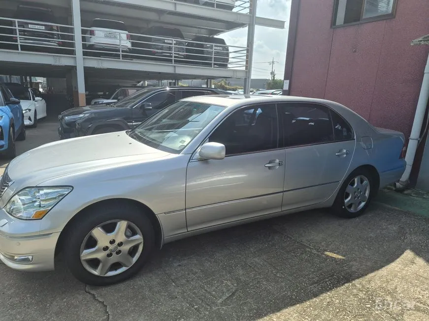 Lexus LS