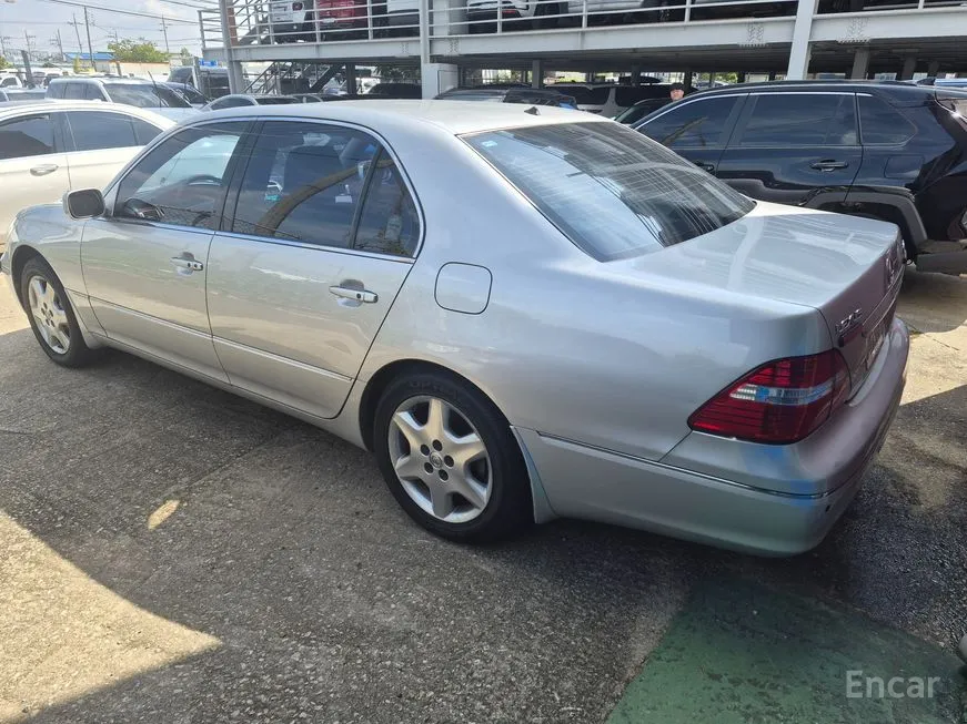 Lexus LS