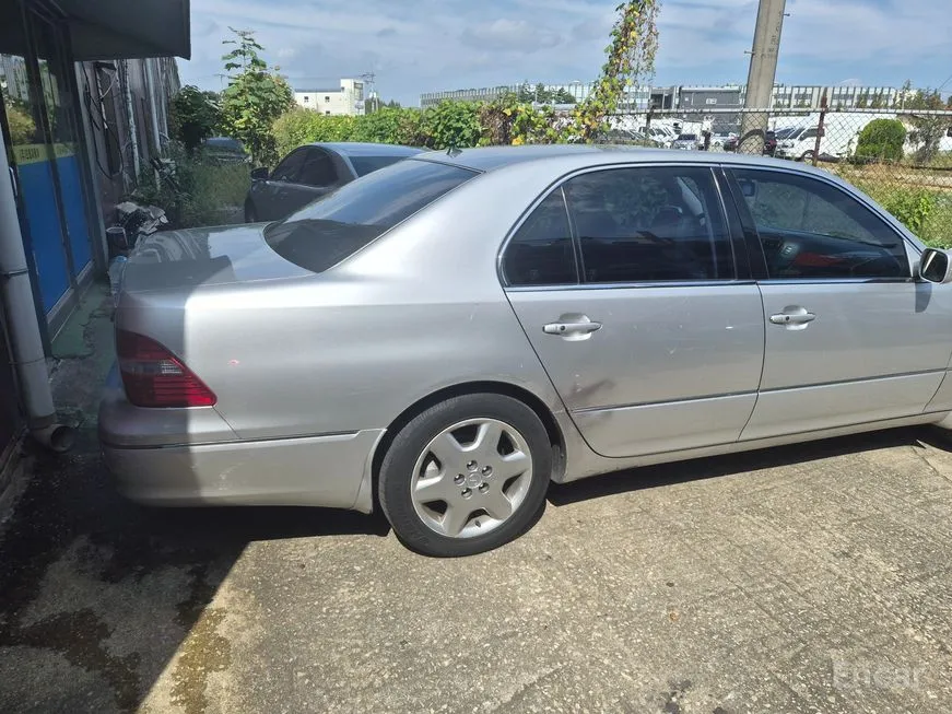 Lexus LS