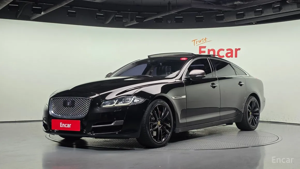 Jaguar XJ