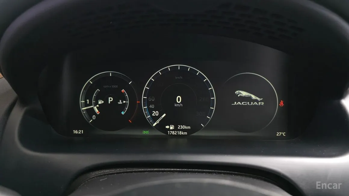 Jaguar XJ