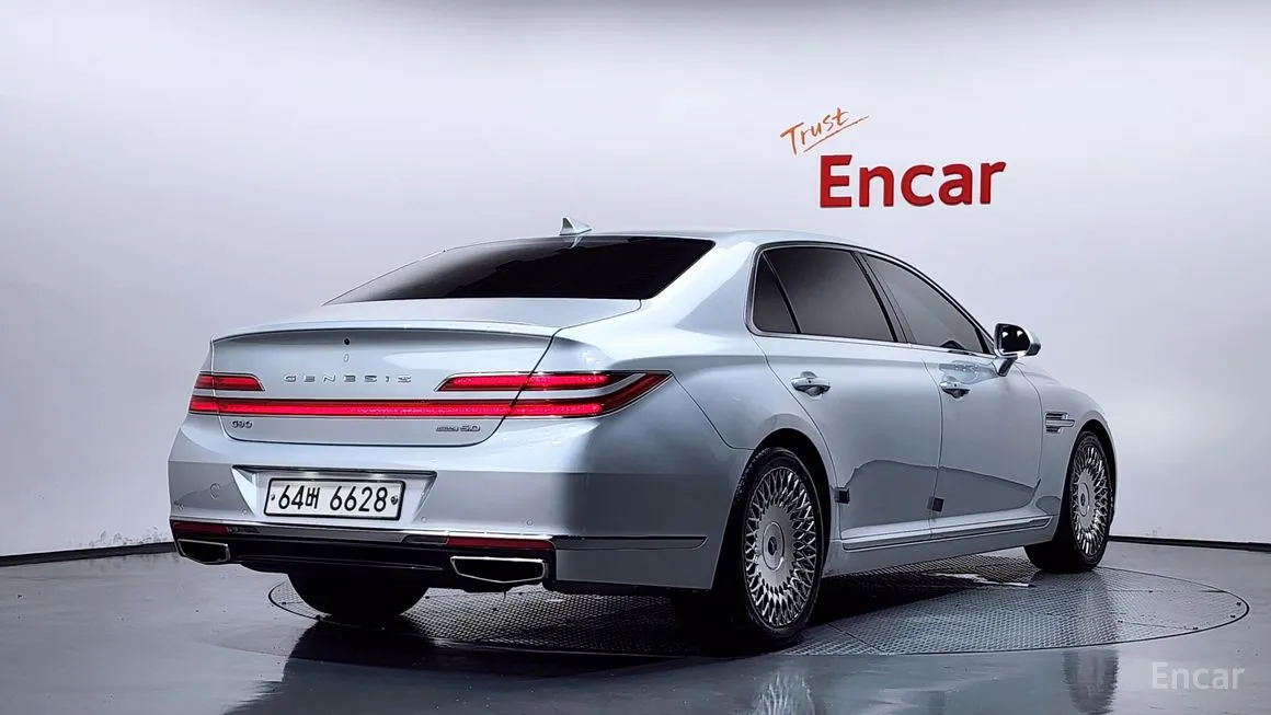 Genesis G90