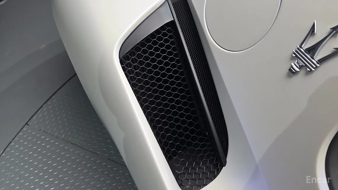 Maserati MC20