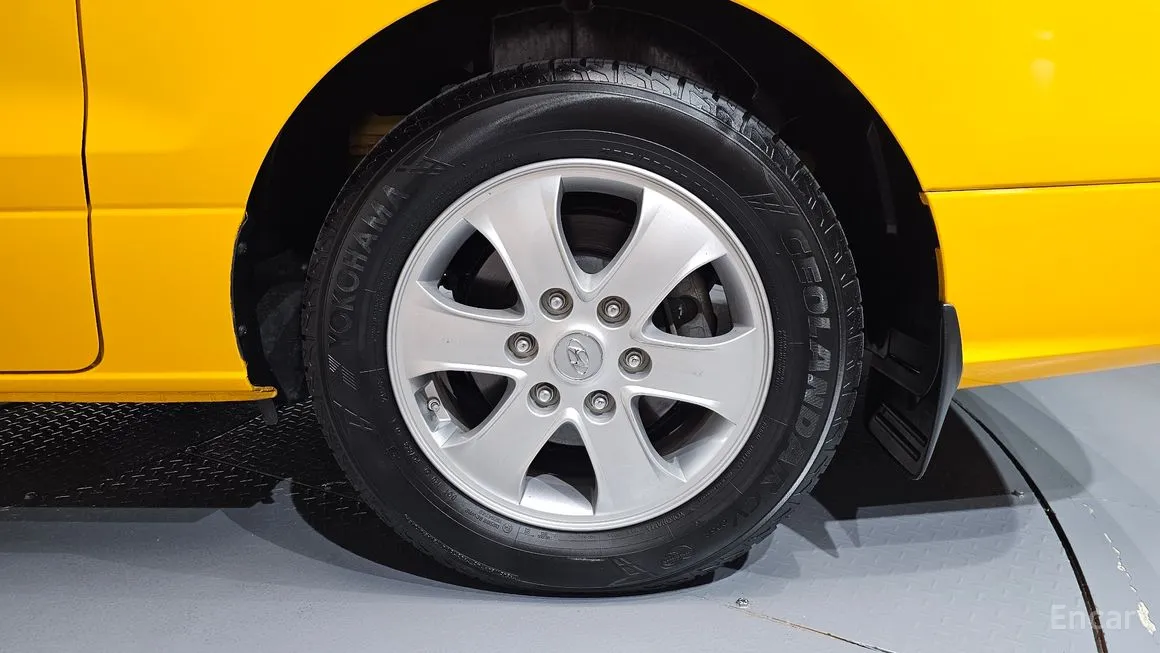 Hyundai Starex