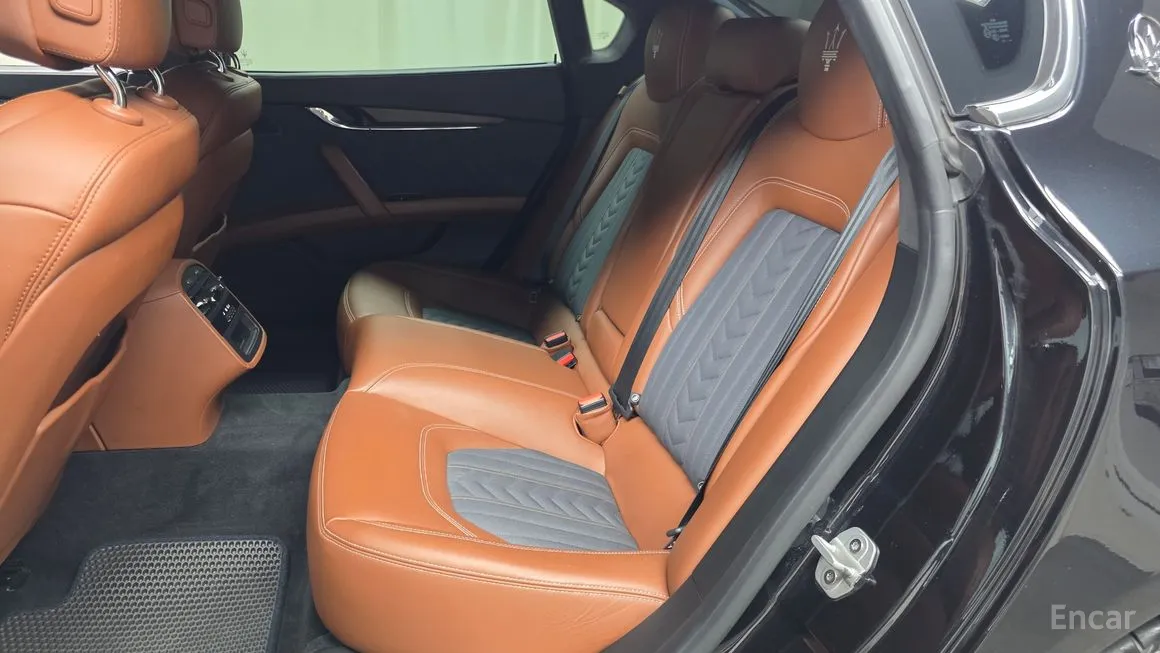 Maserati Quattroporte