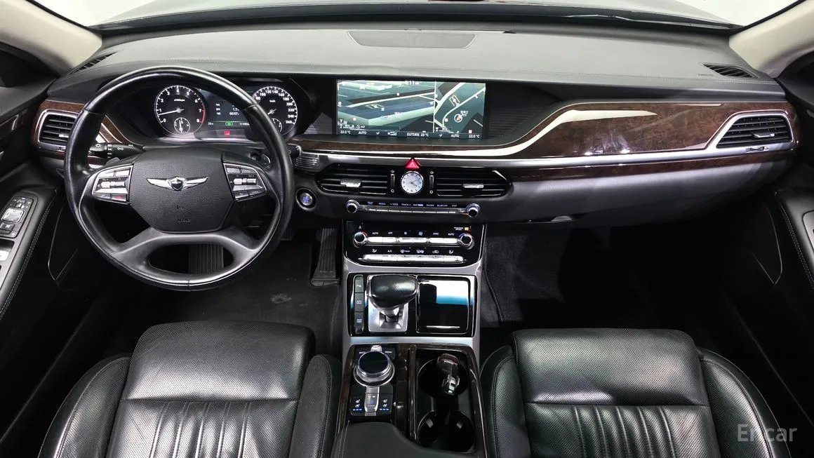 Genesis EQ900