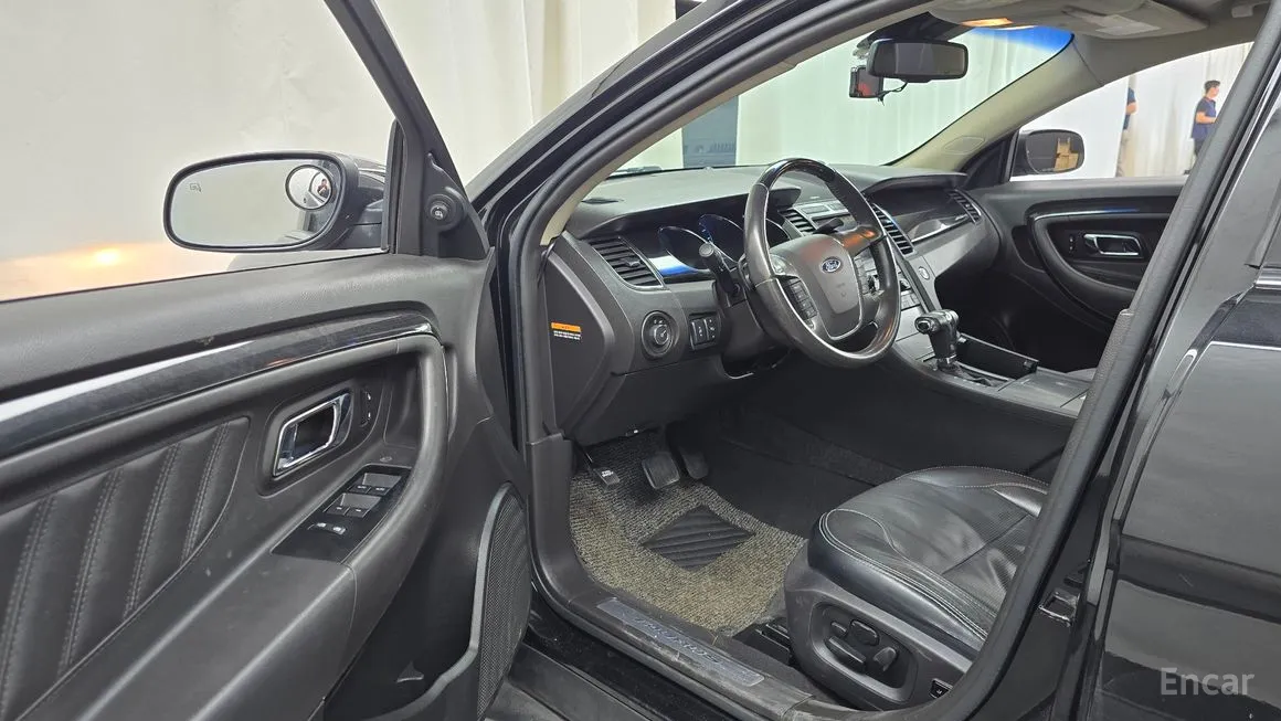 Ford Taurus