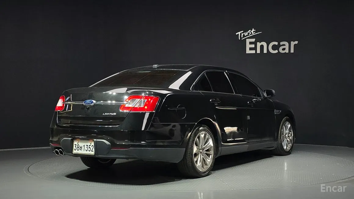 Ford Taurus