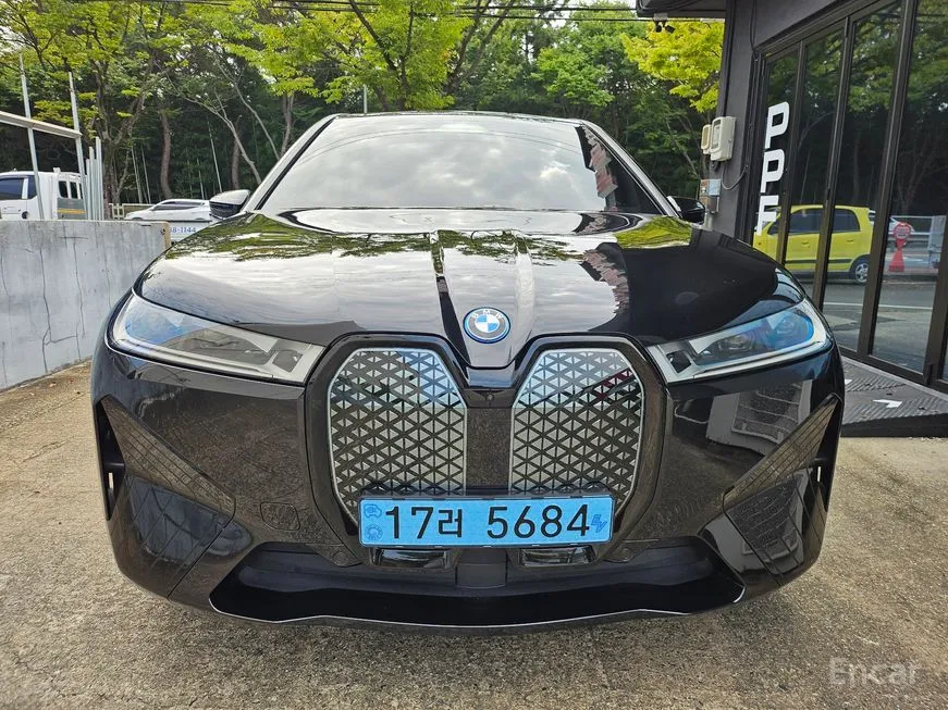BMW iX