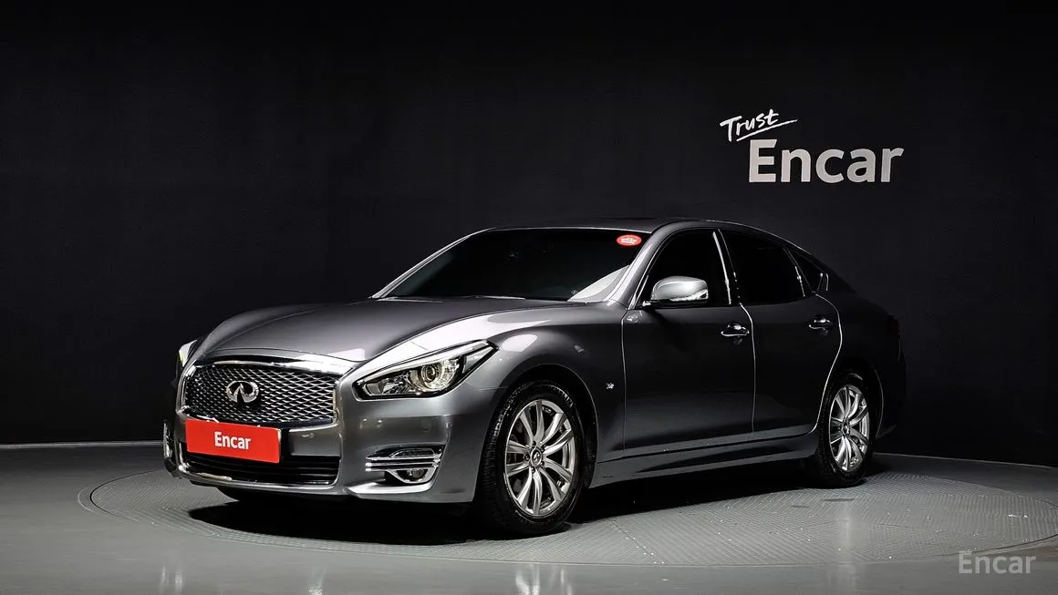 Infiniti Q70