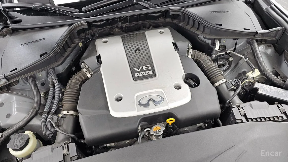 Infiniti Q70
