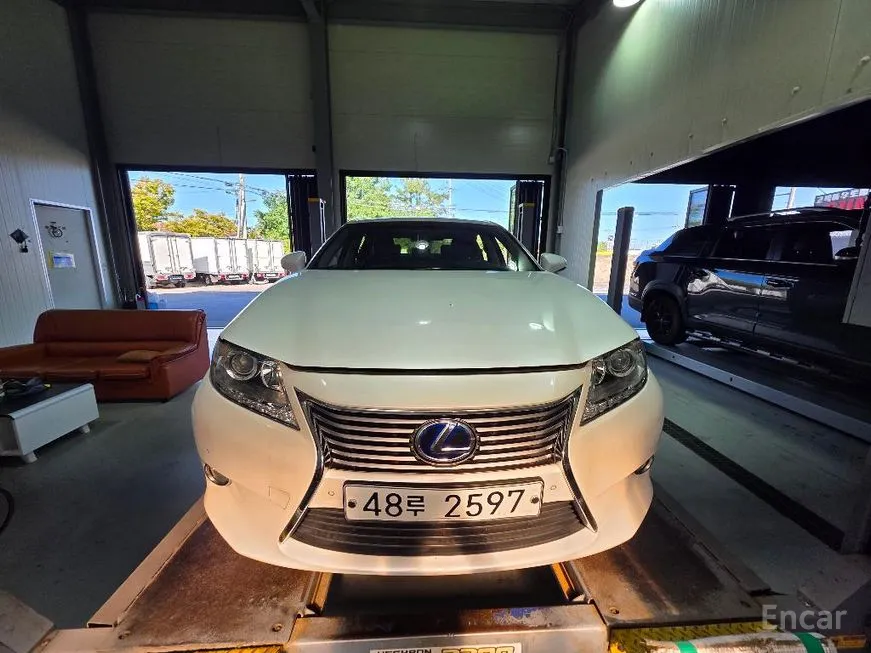 Lexus ES