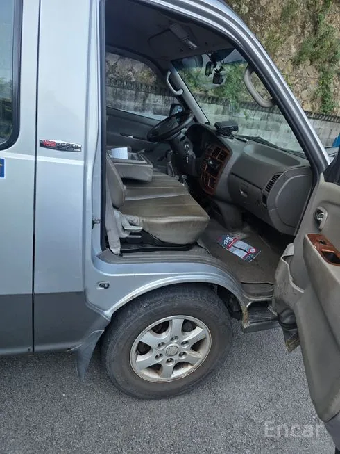Kia Bongo III Minibus