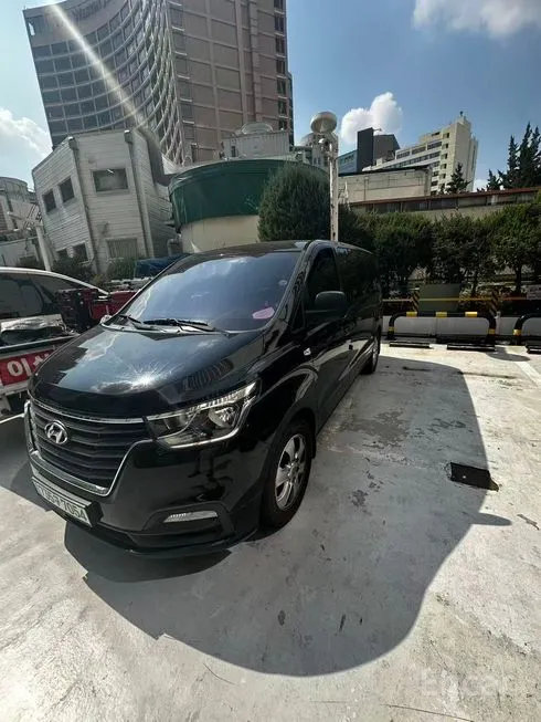 Hyundai Starex