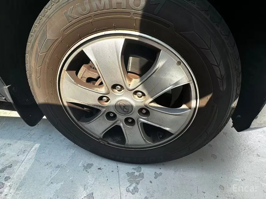 Hyundai Starex