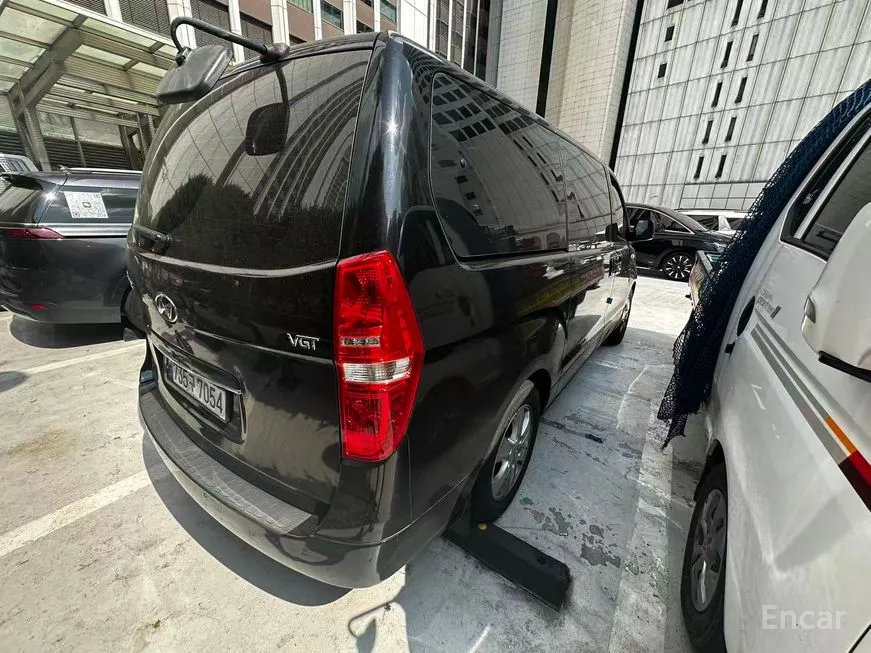 Hyundai Starex
