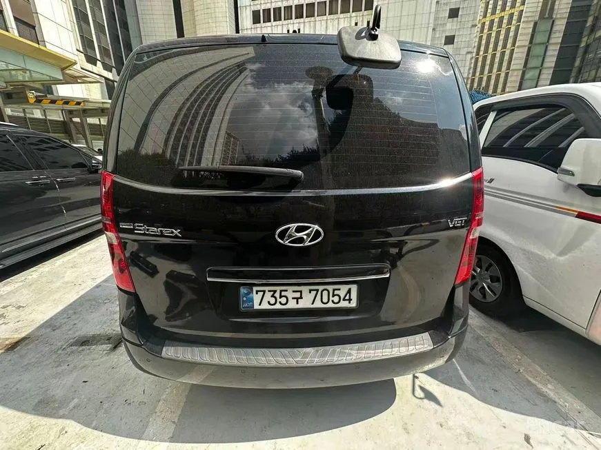 Hyundai Starex