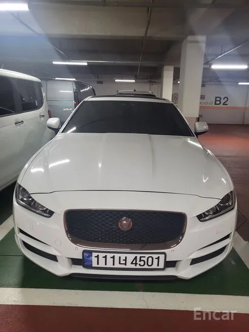 Jaguar XE