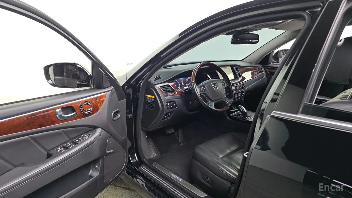 Hyundai Equus