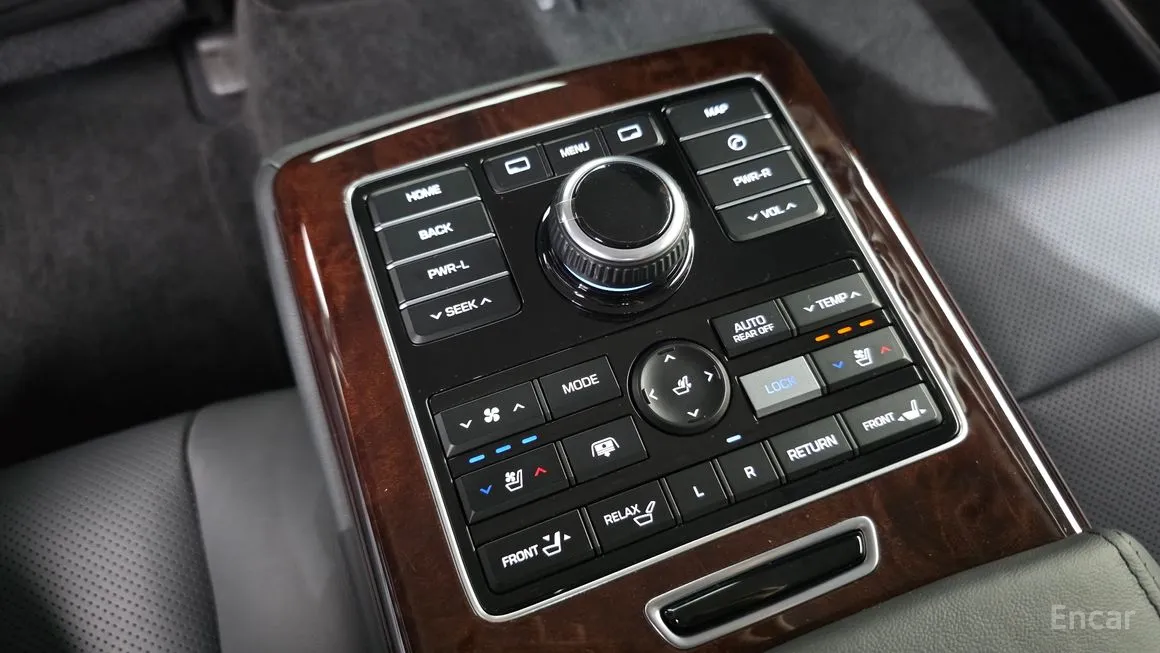 Hyundai Equus