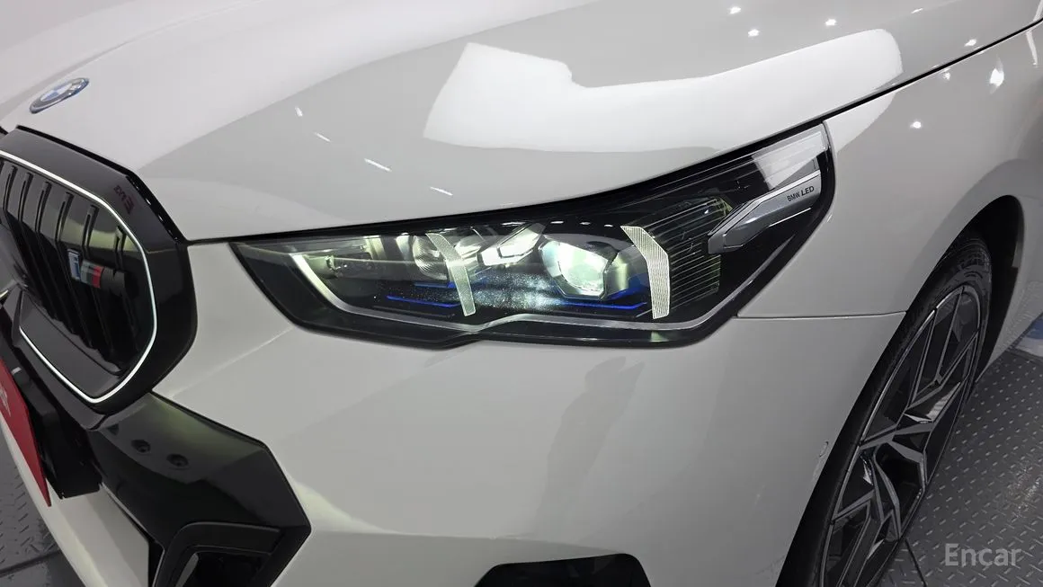 BMW i5