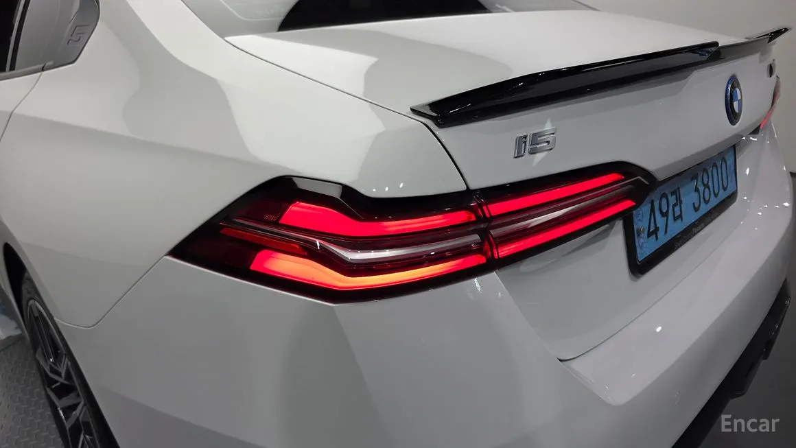 BMW i5