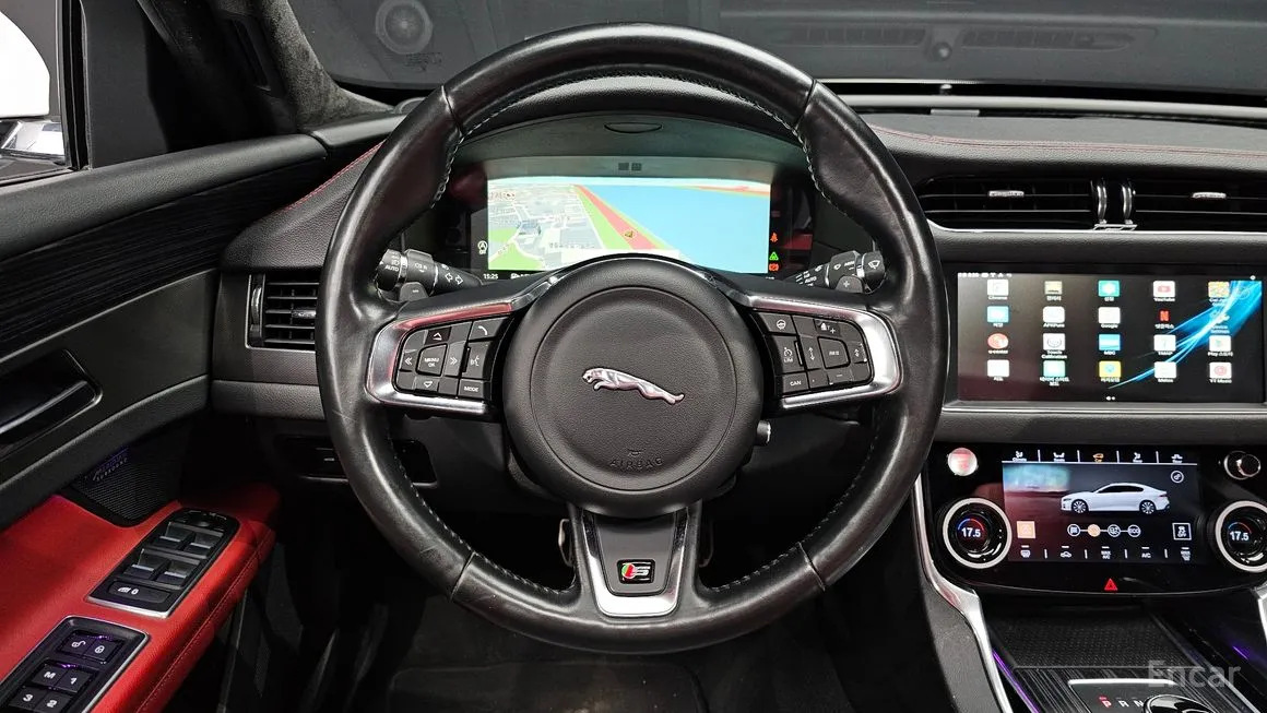 Jaguar XF