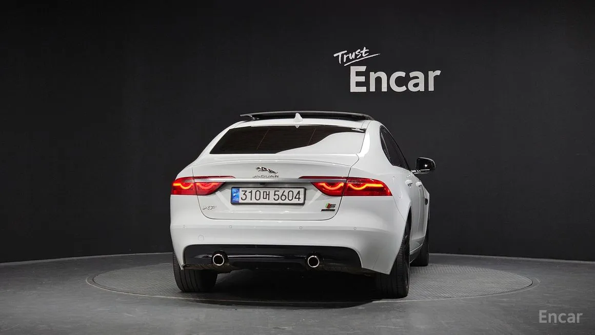 Jaguar XF