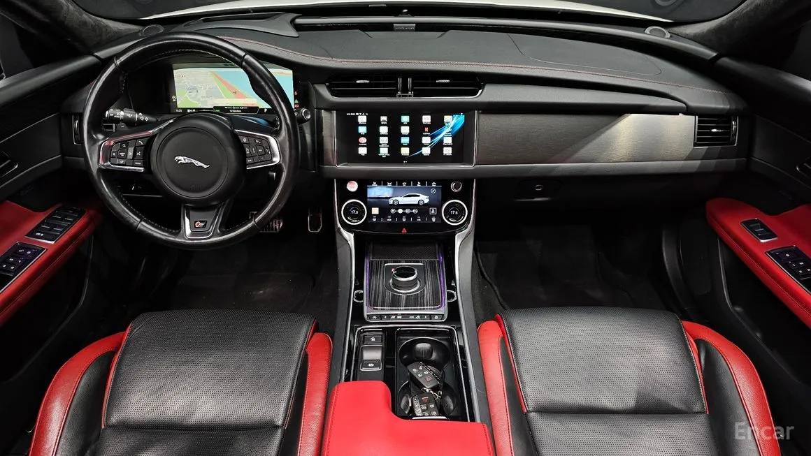 Jaguar XF