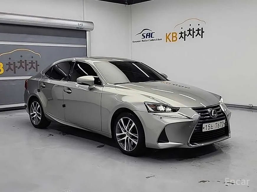 Lexus IS