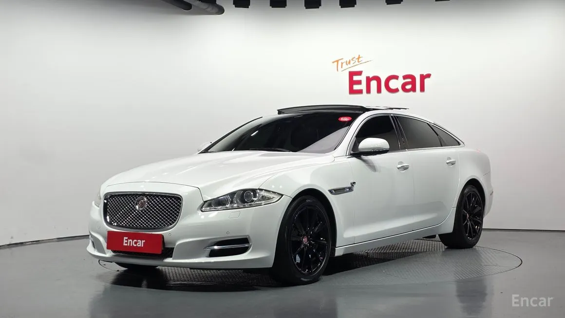 Jaguar XJ