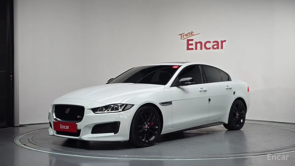Jaguar XE