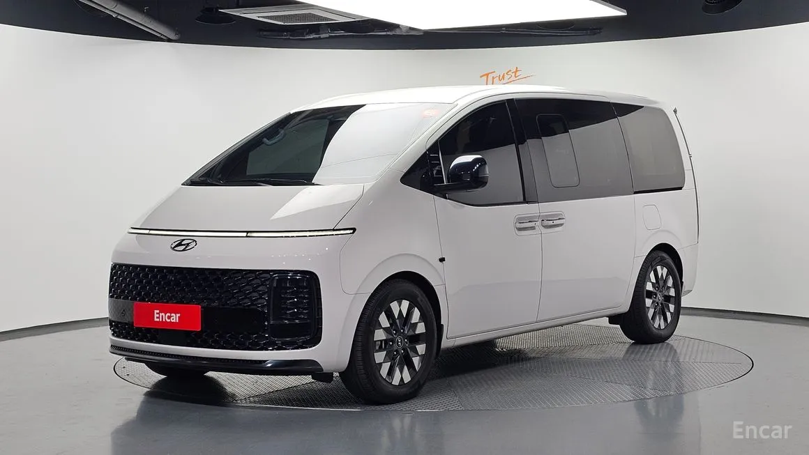 Hyundai Staria