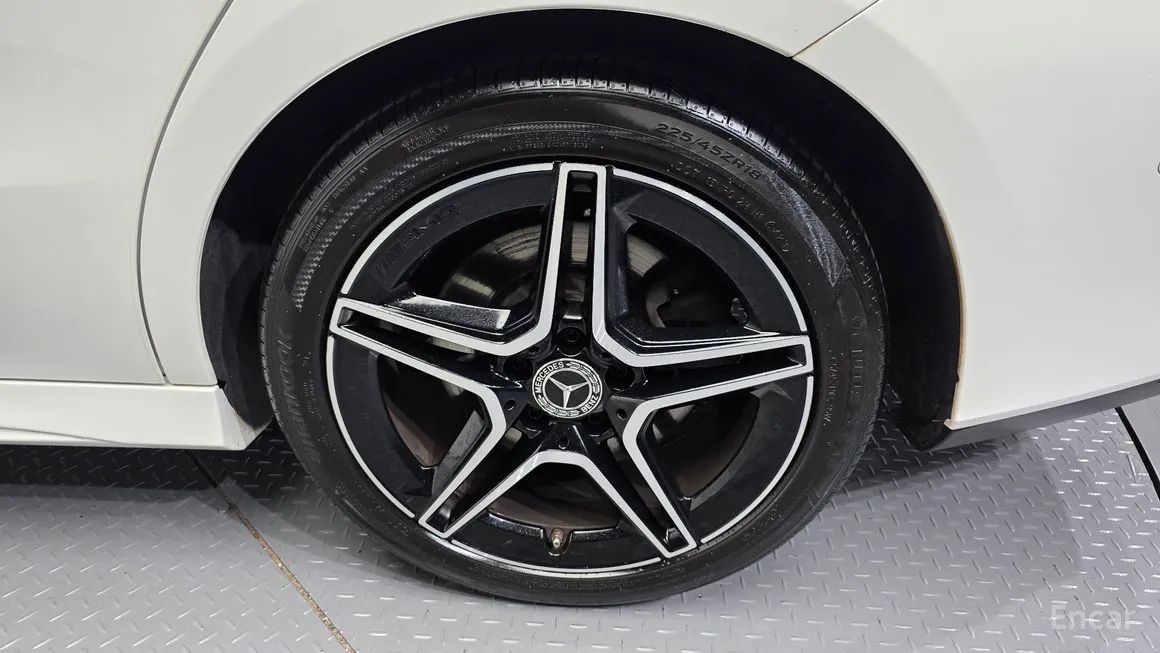 Mercedes-Benz CLA-Class