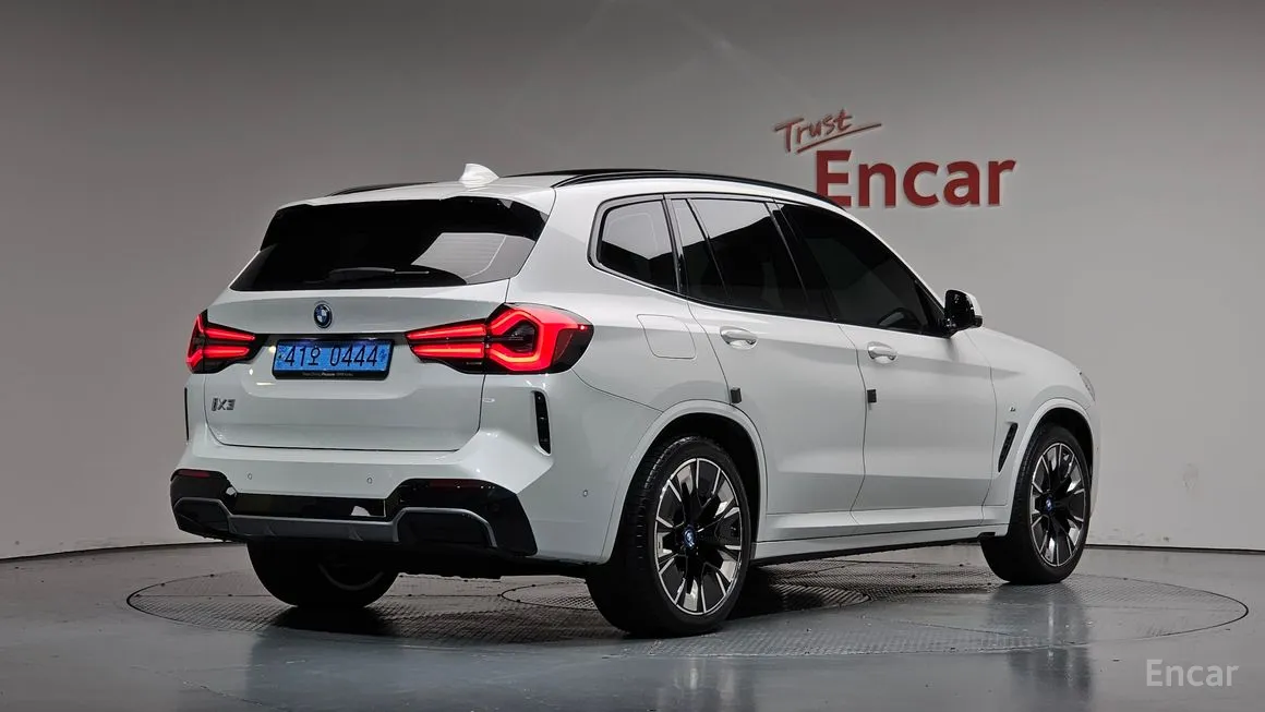 BMW iX3